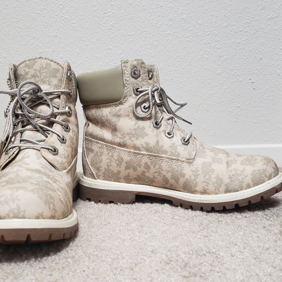 Timberland 6" Limited Edition 6248B Cream Floral boots - Picture 7 of 13